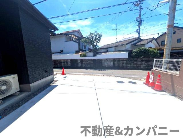 高岡町の新築のおうち　高岡町新築戸建の駐車場|駐車場に車を止められます