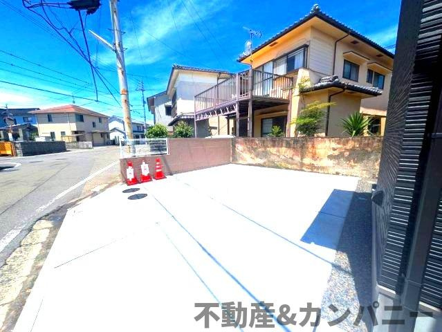 高岡町の新築のおうち　高岡町新築戸建の駐車場|駐車場があるので、車を買う予定の方も安心です
