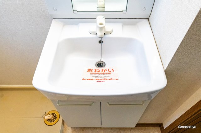 フォレスタ　Bの洗面所