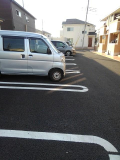 カーネーションの駐車場