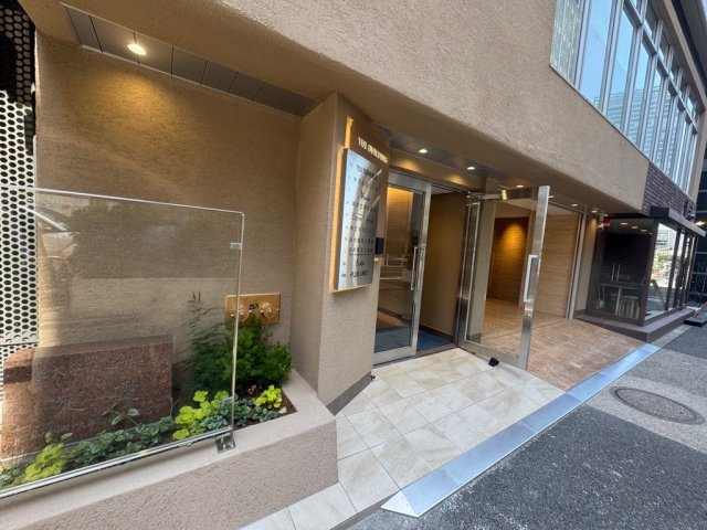 由井ビルのエントランス