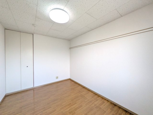 エステートハイツ Aの洋室