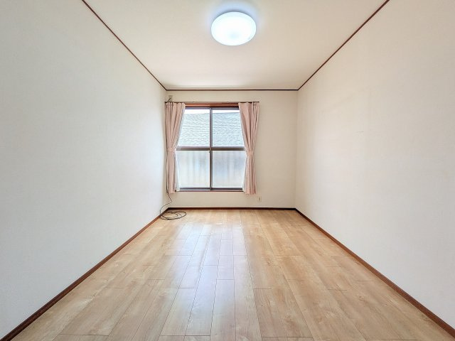 八王子市　暁町　中古戸建ての子供部屋|～全居室6帖以上の快適住空間～