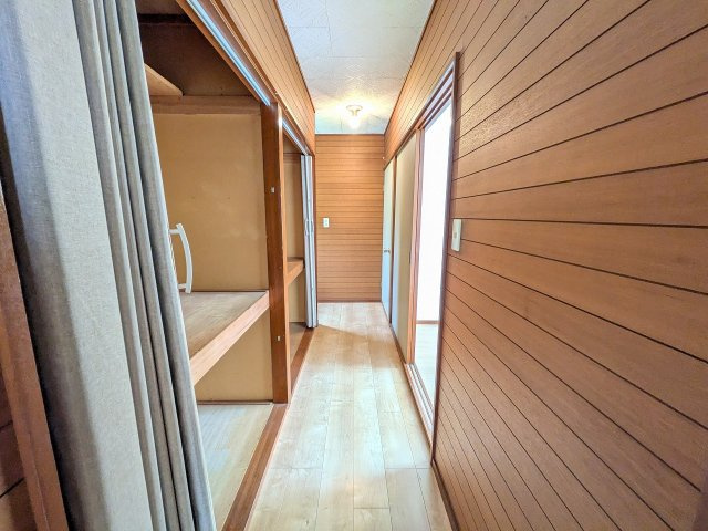 八王子市　暁町　中古戸建ての収納|～2階廊下にも収納完備～