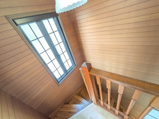 八王子市　暁町　中古戸建ての内装|～温かみのある木にこだわったお住まいです～
