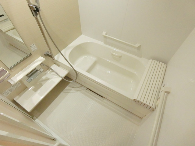 （シニア限定）ヘーベルVillage堀ノ内の浴室|★浴室乾燥・追焚機能付バス★緊急呼出ボタン付★