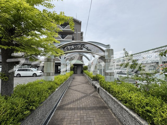 ロイヤルヴィラ東大阪のエントランス|清潔なエントランスです