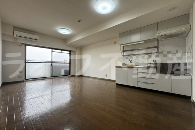 ロイヤルヴィラ東大阪の居間・リビング|おしゃれな居間です