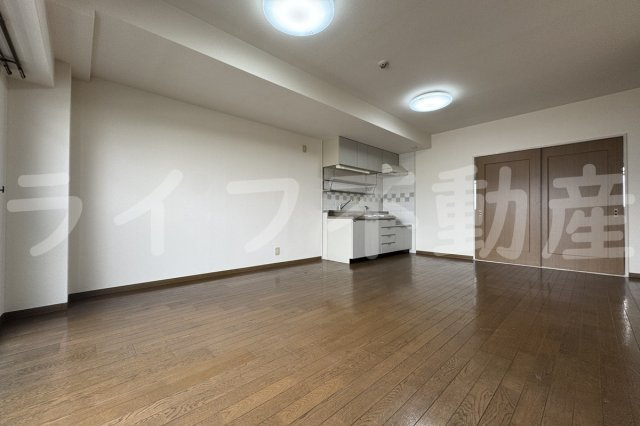 ロイヤルヴィラ東大阪の居間・リビング|ゆったりとしたリビングです