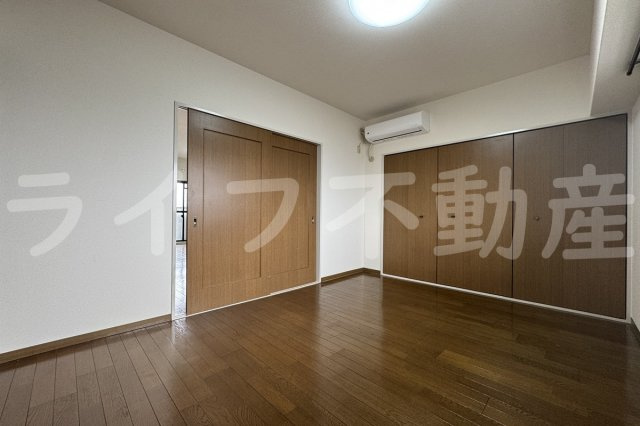 ロイヤルヴィラ東大阪の洋室|個人の部屋や寝室として使える洋室です