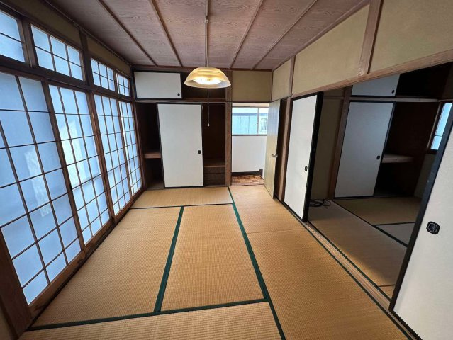 想定年間賃料　62.4万　想定利回り11.34％　木造の和室