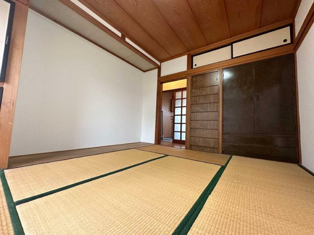 想定年間賃料　62.4万　想定利回り11.34％　木造の和室