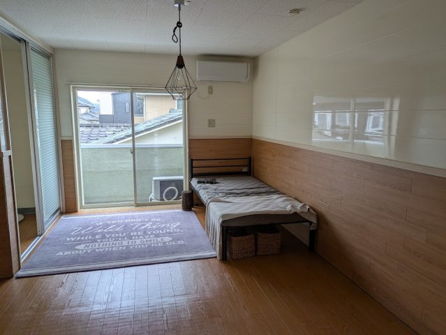 ポラリスの洋室