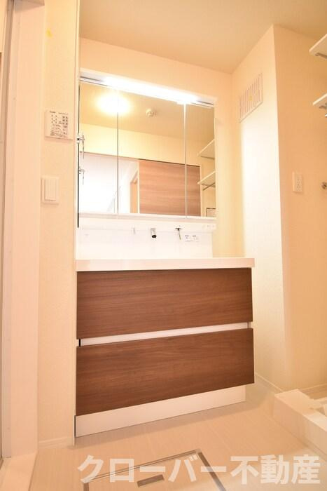 ライジング サンの独立洗面台|洗髪洗面化粧台