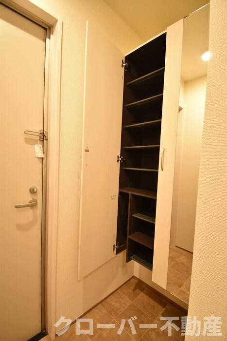 ライジング サンの玄関|シューズボックス