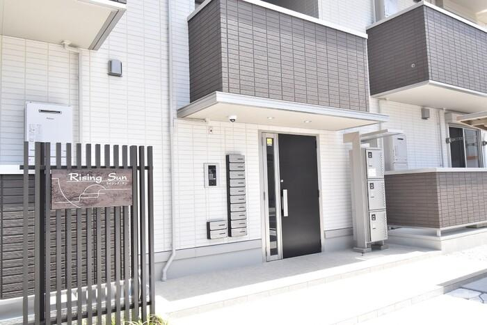 ライジング サンのエントランス|エントランス