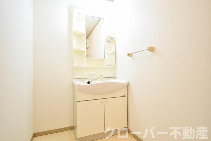 セジュール サライ A棟の独立洗面台|洗髪洗面化粧台