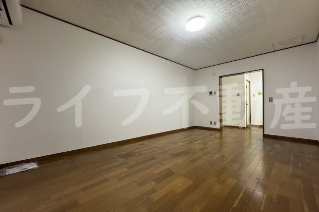 コーポ司Ⅱの居間・リビング|使いやすい居間です