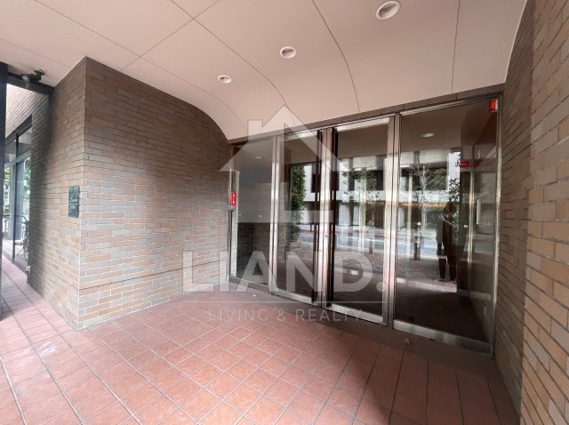リンデン東薬院　警固小学校区のエントランス|リンデン東薬院