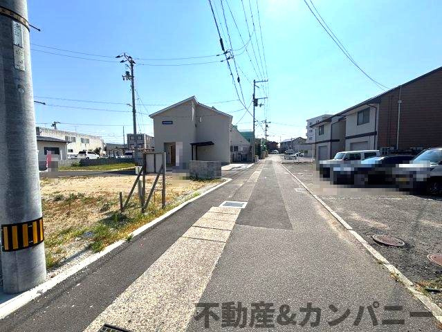 松山市森松町の売地の前面道路含む現地写真|前面道路含む現地写真です