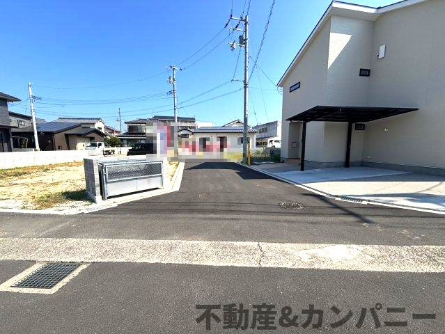 松山市森松町の売地の前面道路含む現地写真|前面道路含む現地写真です