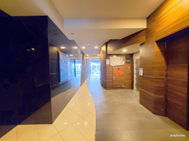 SERENiTE本町エコートのロビー