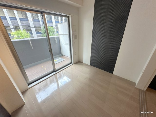 SERENiTE本町エコートの洋室