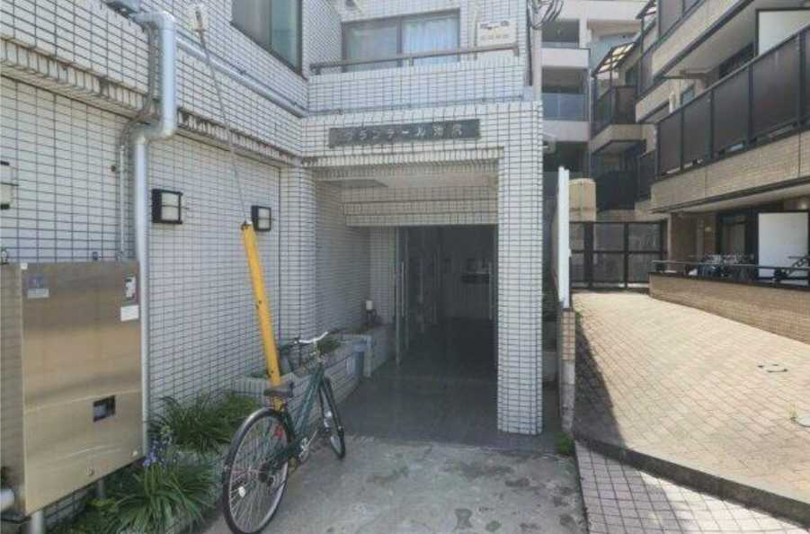グランデール池尻　分譲賃貸　ルーフバルコニー　オートロックのエントランス