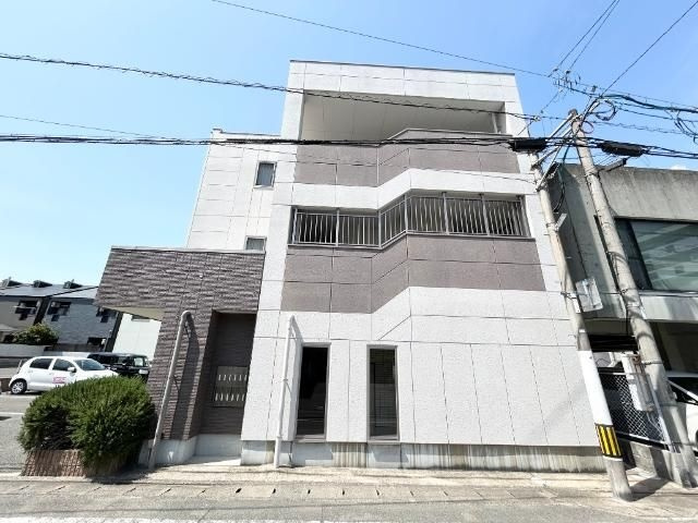 ラ　ルーチェ平尾のエントランス