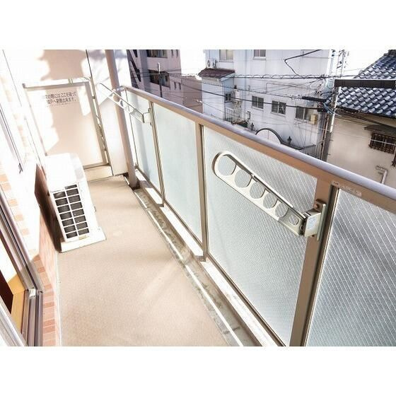 ロイヤルヒルズ浦和のバルコニー