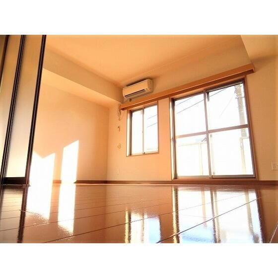 ロイヤルヒルズ浦和の居間・リビング