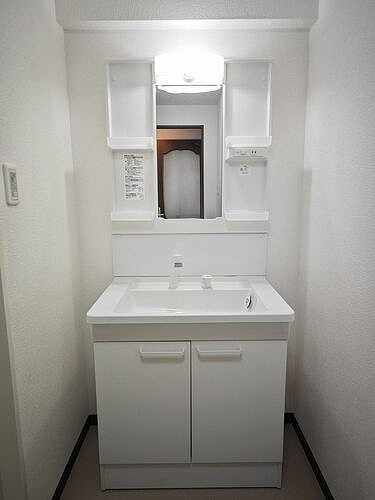 ライオンズマンション三好ヶ丘の洗面所|洗面化粧台
