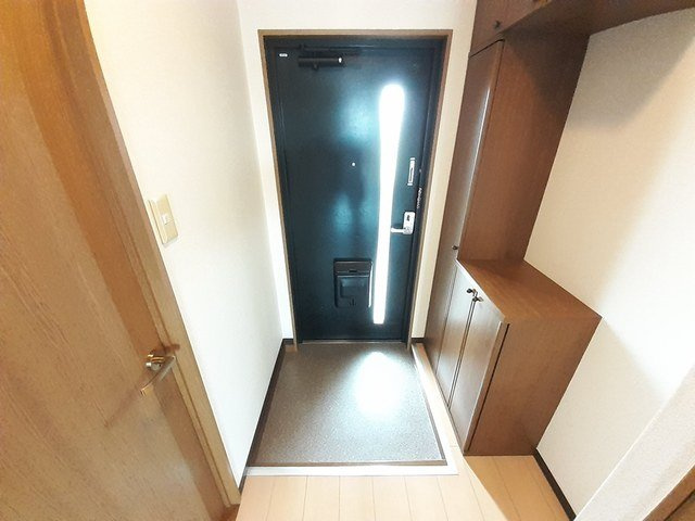 ジュネス香久山の玄関