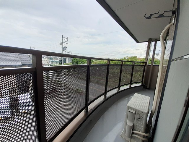 ジュネス香久山のバルコニー