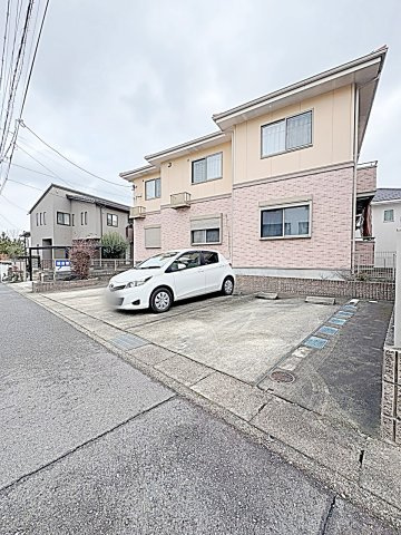 ルース　リーリヤの駐車場