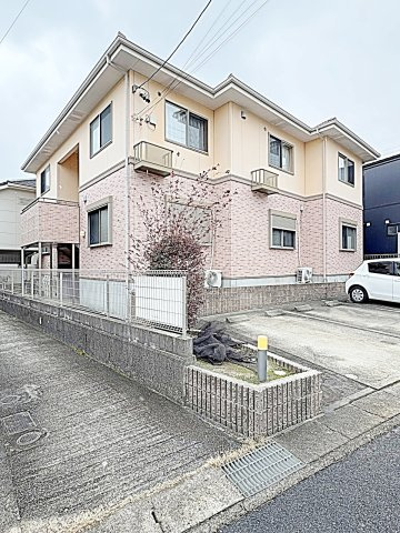 ルース　リーリヤの外観