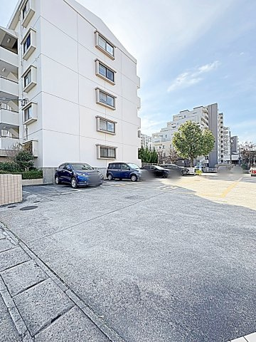 サンファミリア長久手Ⅱの駐車場