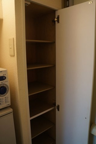 レオパレスエストの内装|靴箱