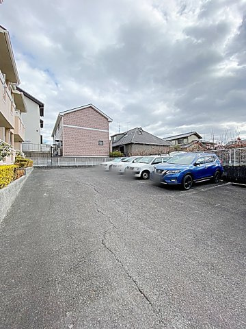ヒルズｍｙの駐車場