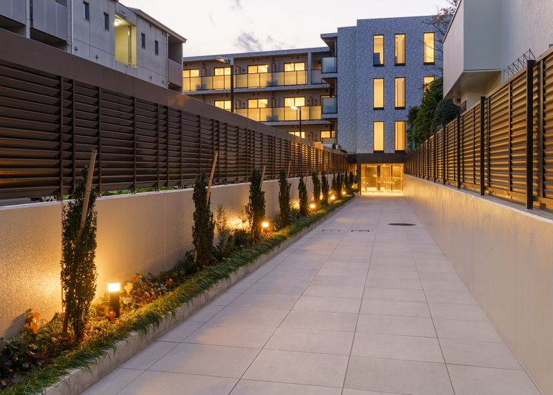 ＭＥＪＩＲＯＲＥＳＩＤＥＮＣＥのエントランス