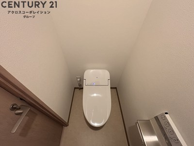 温水洗浄便座完備。