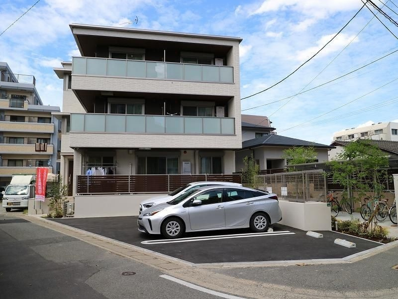 シャーメゾン大橋の駐車場