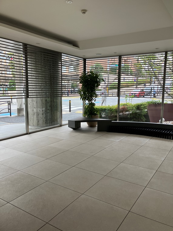 プラウド宮前平トレサージュのロビー