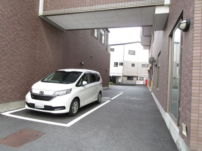 ベルメゾンの駐車場