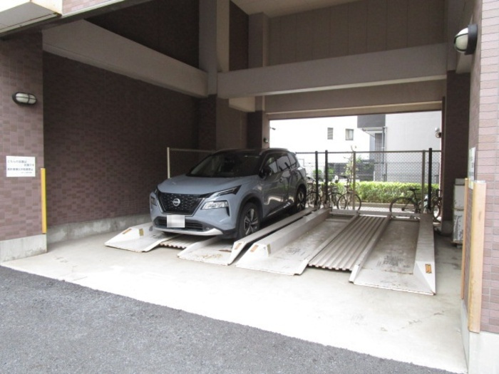 ベルメゾンの駐車場