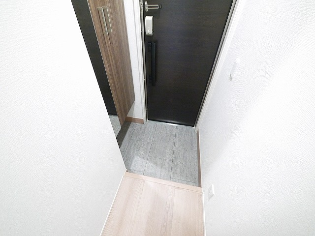 Maison de Pino（メゾン ド ピノ）の玄関