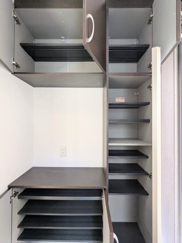 葛飾区水元２丁目の戸建の収納|～玄関収納 写真～