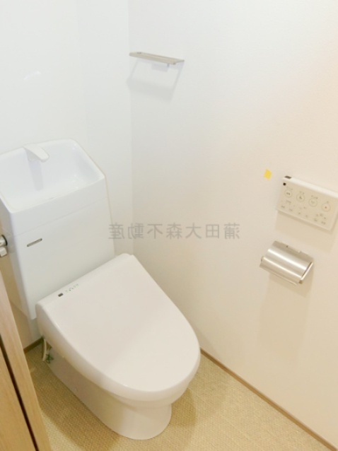 クレストラン蒲田のトイレ|温水洗浄便座付きのトイレ　