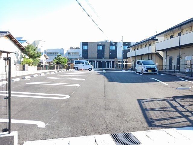 ネオ・ブライト那珂Ⅲの駐車場