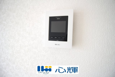 【セキュリティ】 | クレイドルガーデン山口市阿知須　第８（１号棟） | 玄関にはＴＶモニター付きインターホン（カメラ）が標準設置。セキュリティも安心です。
